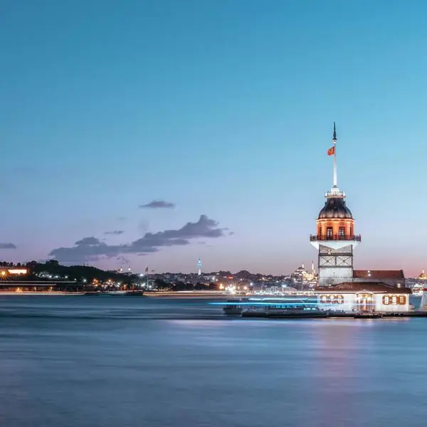 İstanbul Boğazı'nda Kız Kulesi