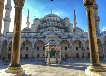 Sultanahmet Camii avlusundan görünüm
