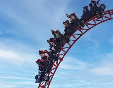 Gökyüzüne doğru tırmanan hız treni